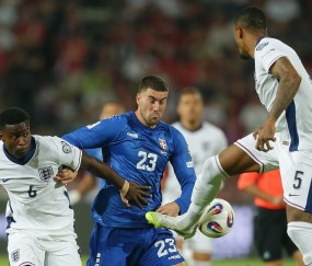 开云在线直播-欧预赛：英格兰队中场突发伤情，备战压力倍增