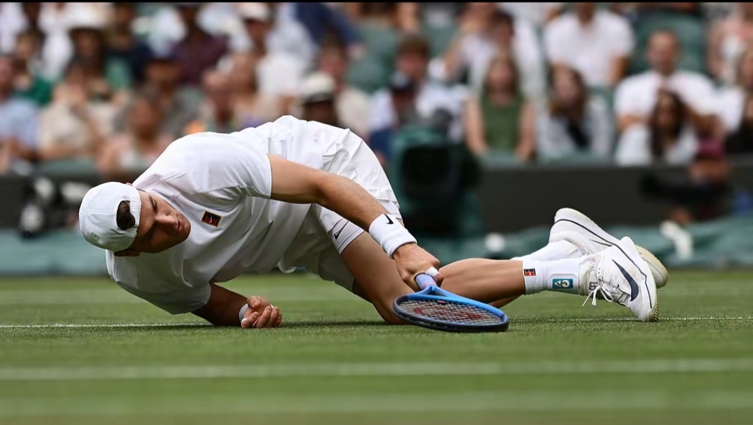 瓦拉内解说皇马出局:我们努力奋斗 瓦拉内解说皇马出局:我们努力奋斗