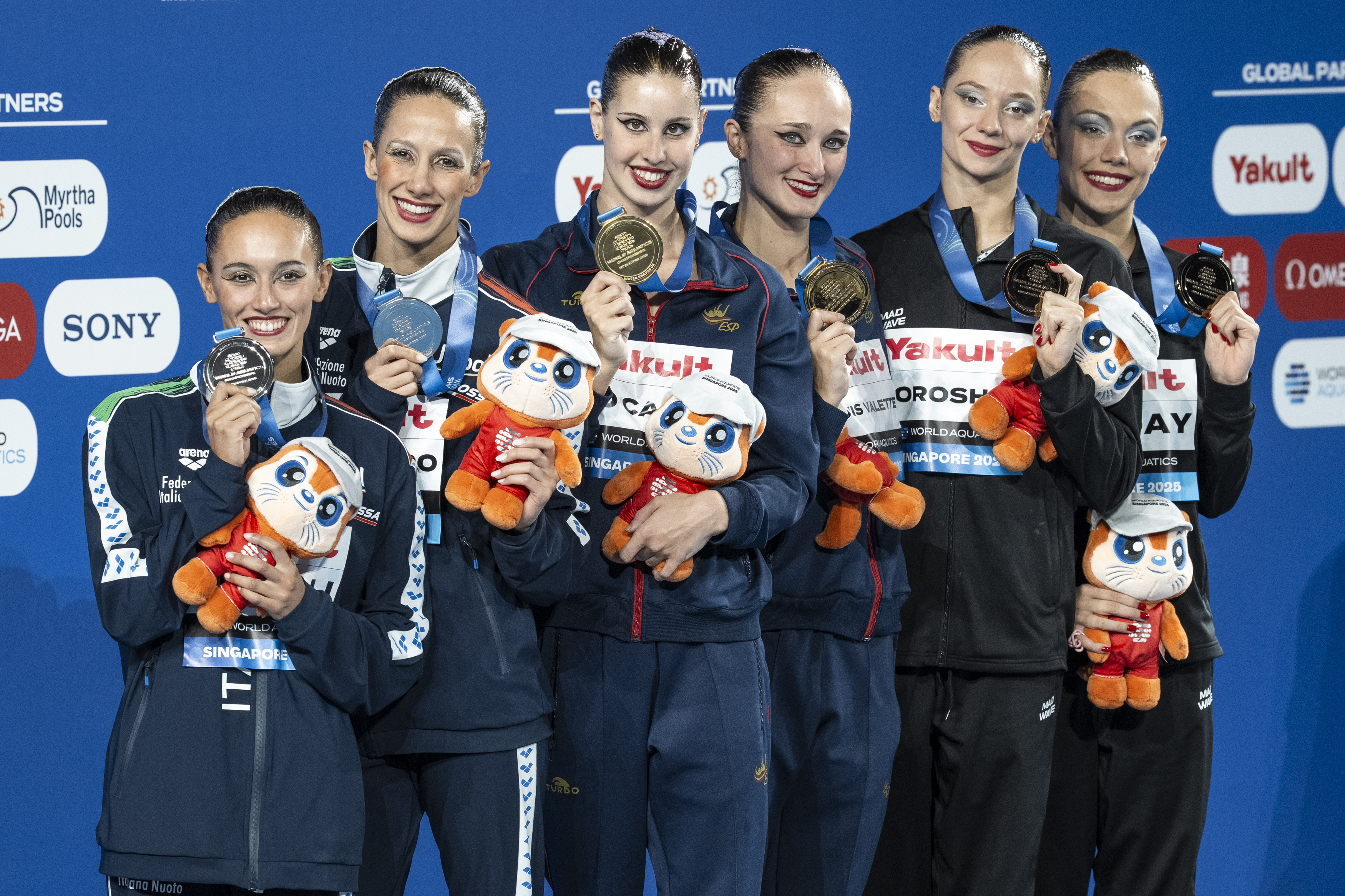 加拿大蝶泳选手夺冠,女子柔道领先晋级半决赛 加拿大蝶泳选手夺冠,女子柔道领先晋级半决赛