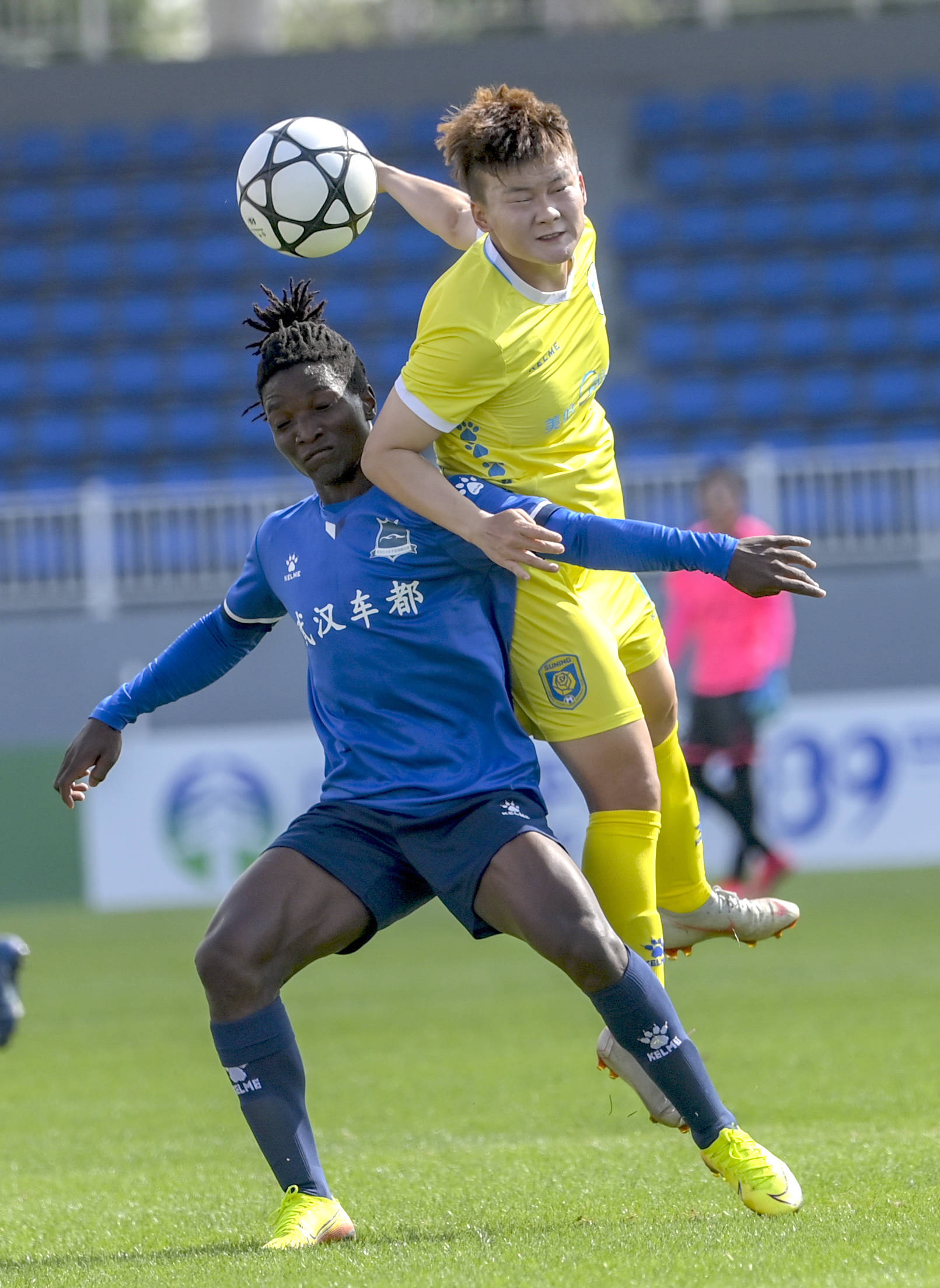 联赛中球员技术发挥令人惊叹 联赛中球员技术发挥令人惊叹